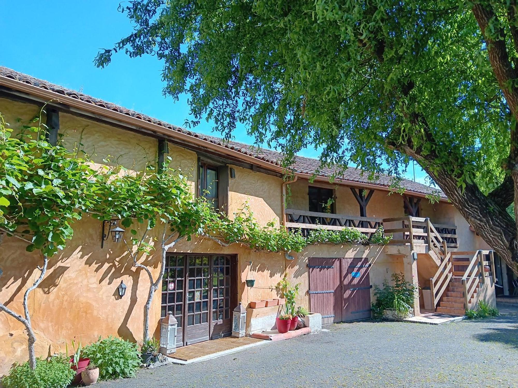 Gite Au Moulin Du Comte Bourrouillan Extérieur photo
