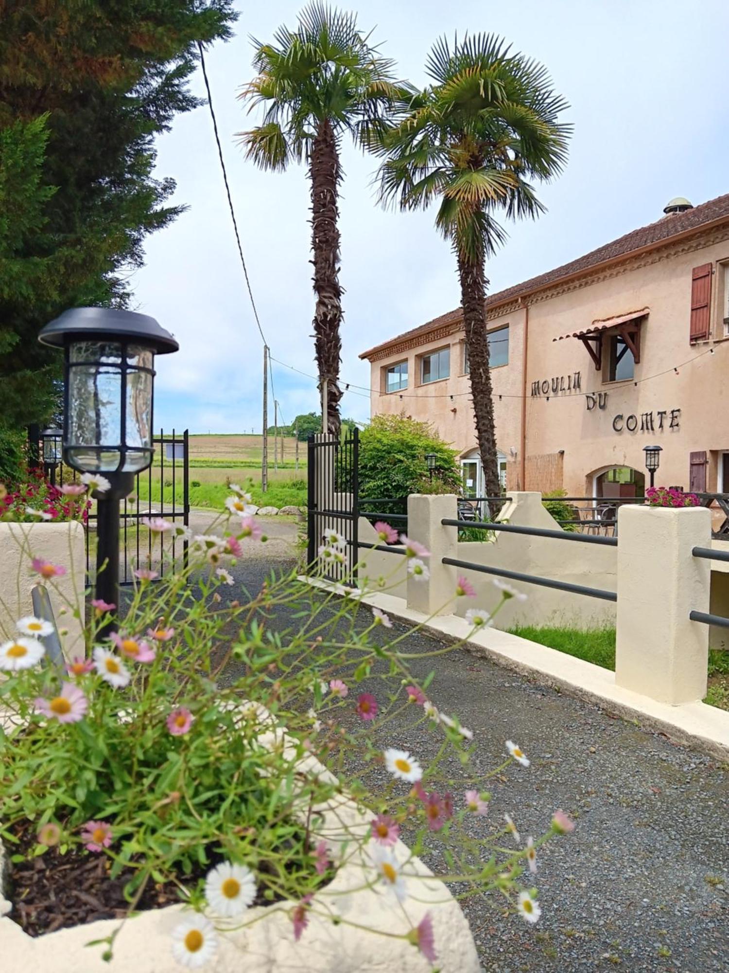 Gite Au Moulin Du Comte Bourrouillan Extérieur photo